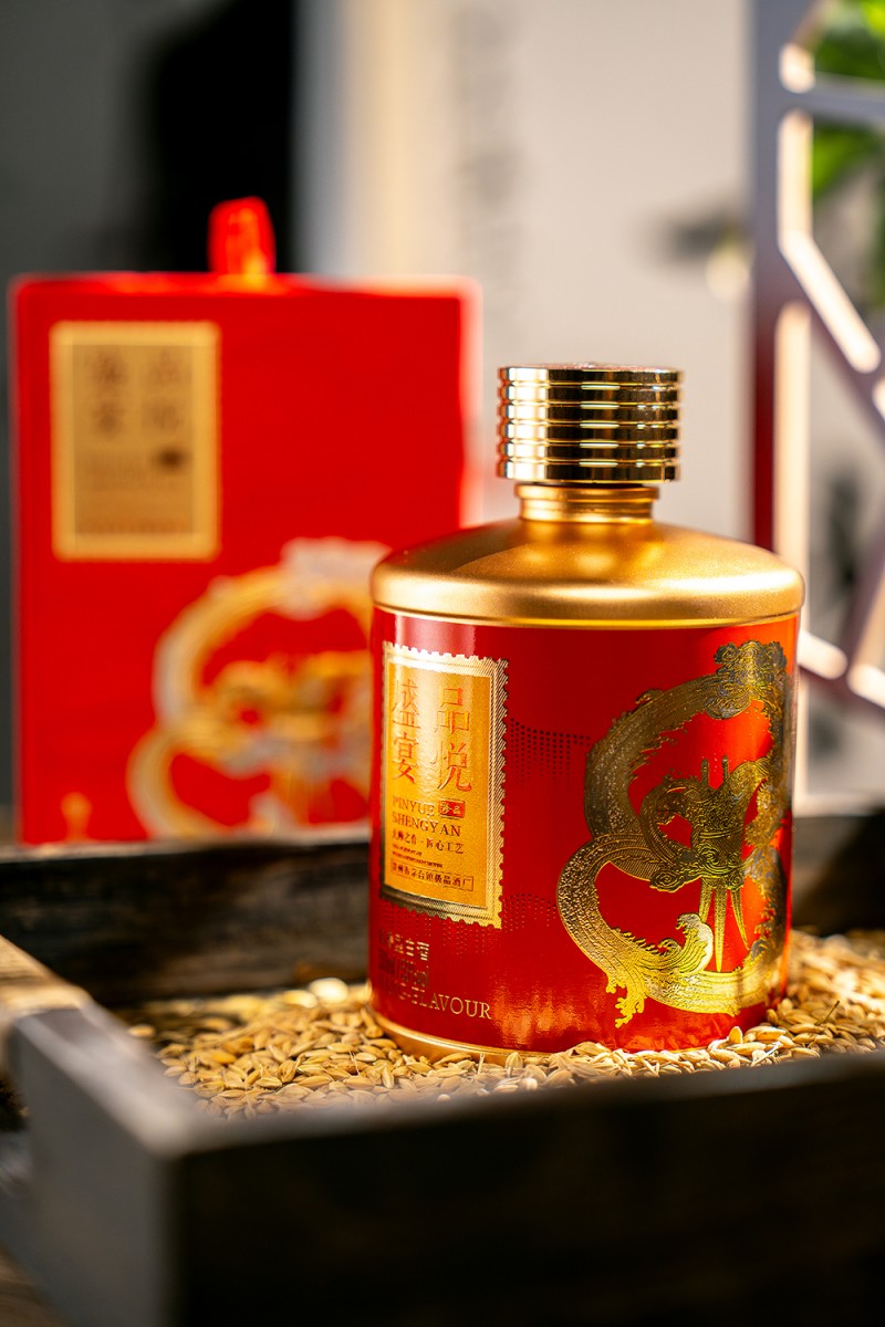 送礼佳品：品悦盛宴-珍品白酒，文化与情感的双重传递，彰显尊贵品位