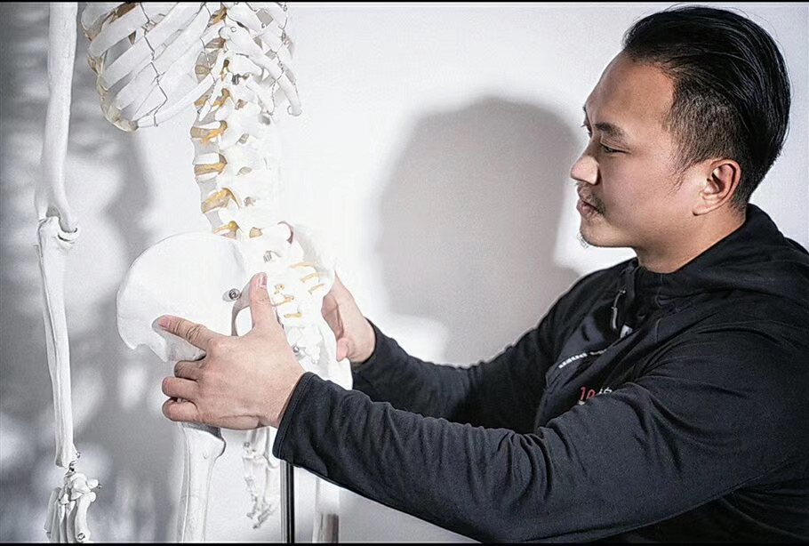 钟友明：真正的美在于骨架平衡