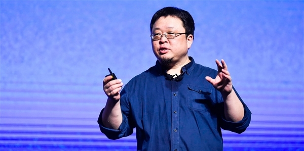 罗永浩劝同行别死盯纯音频播客：中国人大多挤公交上班