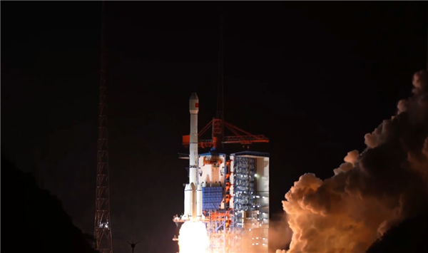 长征火箭创一日三发新纪录！我国成功发射通信技术试验卫星二十二号