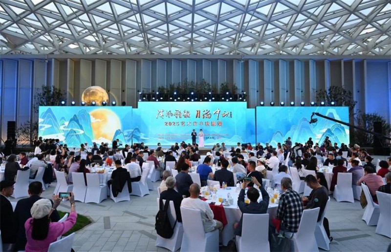 2025中秋雅集圆满举办,万茗堂美酒润雅集文创实力铸就文化盛宴(图1) 2025中秋雅集圆满举办,万茗堂美酒润雅集文创实力铸就文化盛宴(图1)