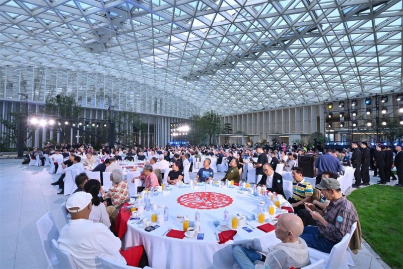 2025中秋雅集圆满举办,万茗堂美酒润雅集文创实力铸就文化盛宴(图6) 2025中秋雅集圆满举办,万茗堂美酒润雅集文创实力铸就文化盛宴(图6)