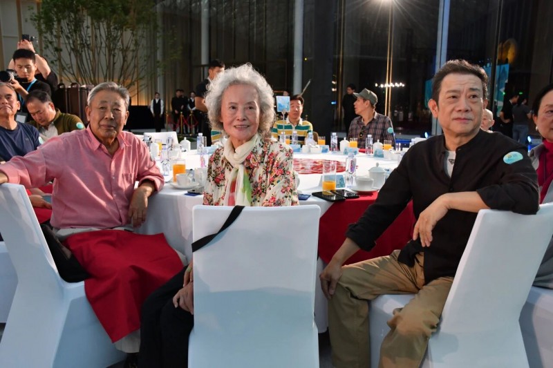 2025中秋雅集圆满举办,万茗堂美酒润雅集文创实力铸就文化盛宴(图9) 2025中秋雅集圆满举办,万茗堂美酒润雅集文创实力铸就文化盛宴(图9)