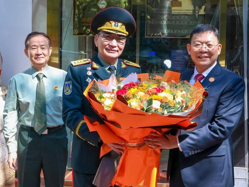 中联国兴书画院与蒙古国军人联合会文化交流联谊会在京举办(图1) 中联国兴书画院与蒙古国军人联合会文化交流联谊会在京举办(图1)