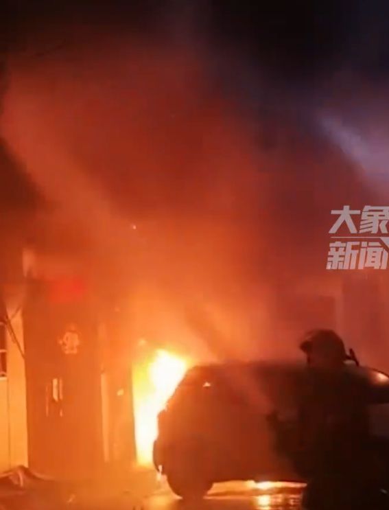 女孩被困火场哭着给妈妈留言,消防员高喊“不要着急”救人,当事人:以为活不了了,消防员进来时像是一道光 女孩被困火场哭着给妈妈留言,消防员高喊“不要着急”救人,当事人:以为活不了了,消防员进来时像是一道光