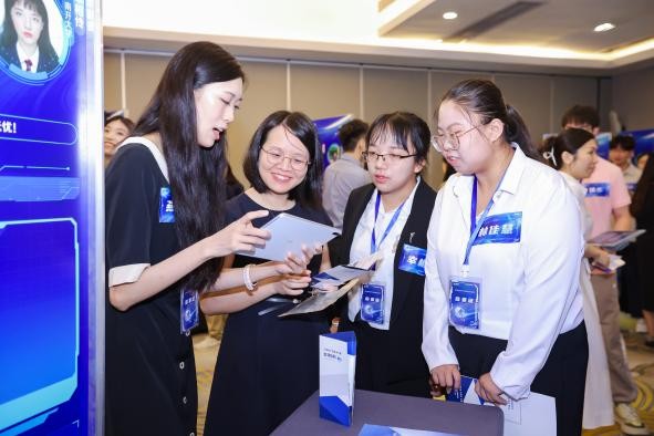 中航国际第七届“航星计划”全国高校创新挑战赛决赛精彩回顾(图2) 中航国际第七届“航星计划”全国高校创新挑战赛决赛精彩回顾(图2)