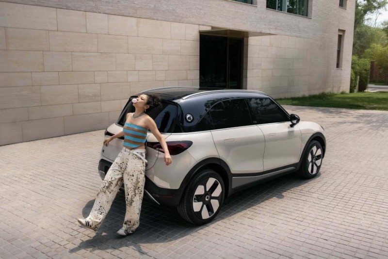 携手迪士尼中国灵动出“奇”，smart米奇限定艺术车魔都首秀(图3)