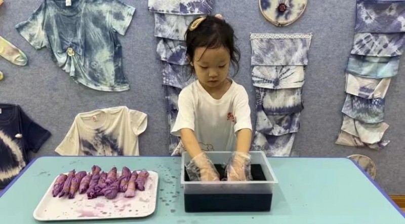 吉的堡幼儿园：非遗扎染初体验，绘就童年斑斓色彩(图6)