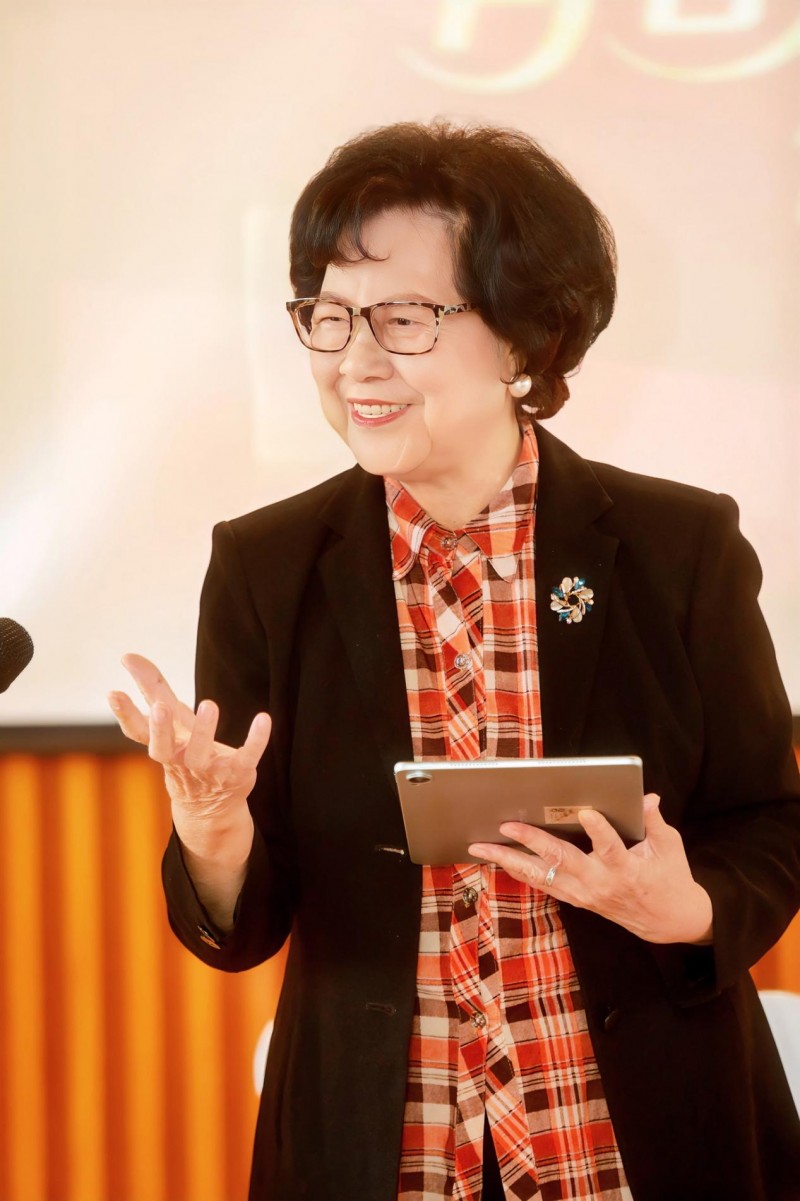 “ 爱的接力 让爱流动 ”正式开启！ 北京一筠大爱教育研修院共商共创青春期与婚恋教育未来 发布会在北京隆重举行(图2)